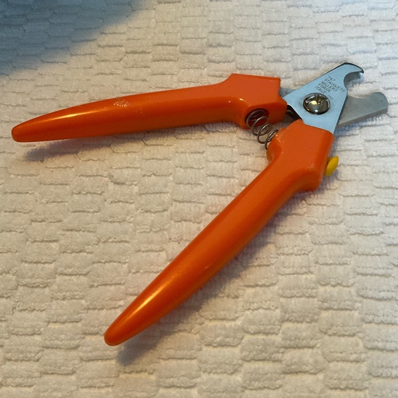 Professional Dog Grooming Kit - Wahl Bag, 8 Grooming Tools, Smock and Lab Coat - Picture 7 of 16